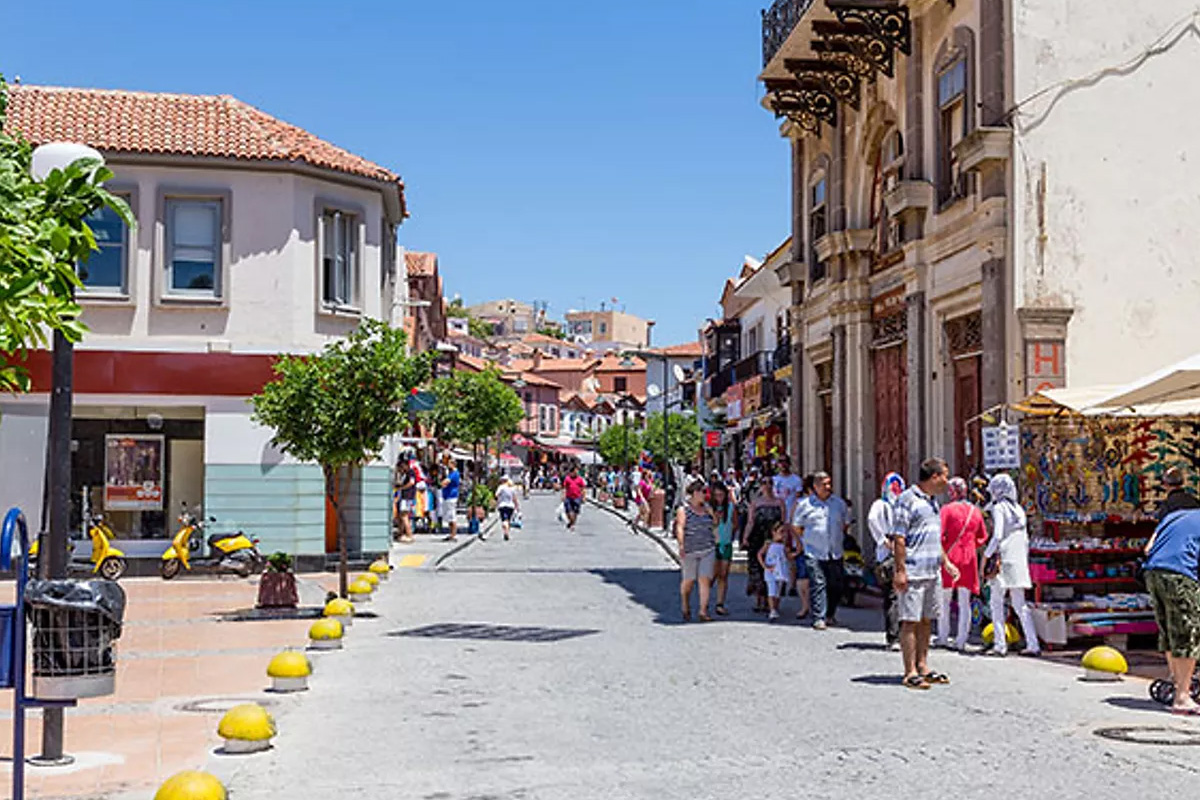 Çeşme Bazaar