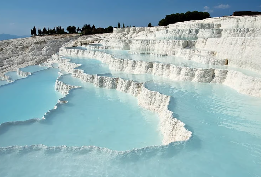 Pamukkale Travertenleri: Doğal Güzelliğin Beyaz Mirası